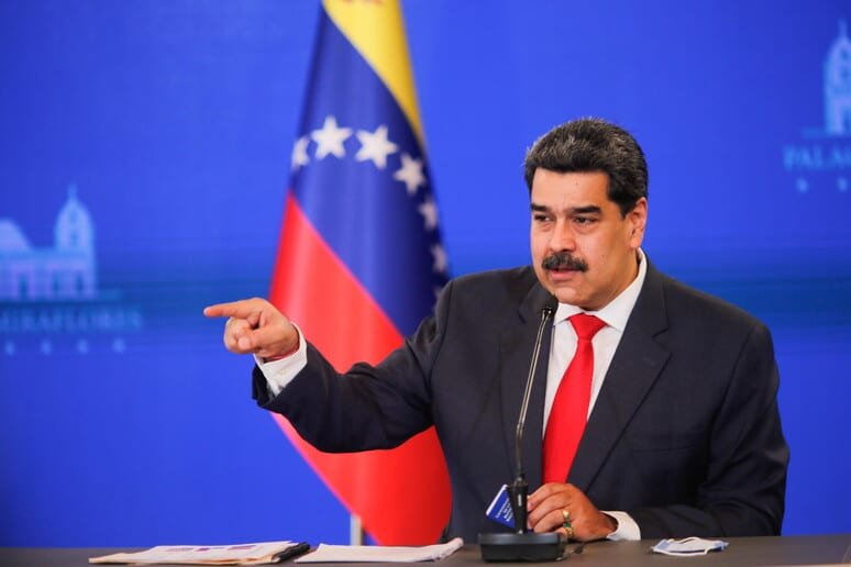 NICOLAS MADURO DEFIENDE LA PATRIA