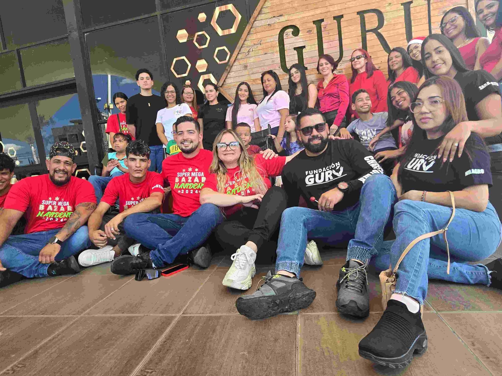 Ciudad Bolívar se Viste de Navidad para Ayudar a Niños con Discapacidad