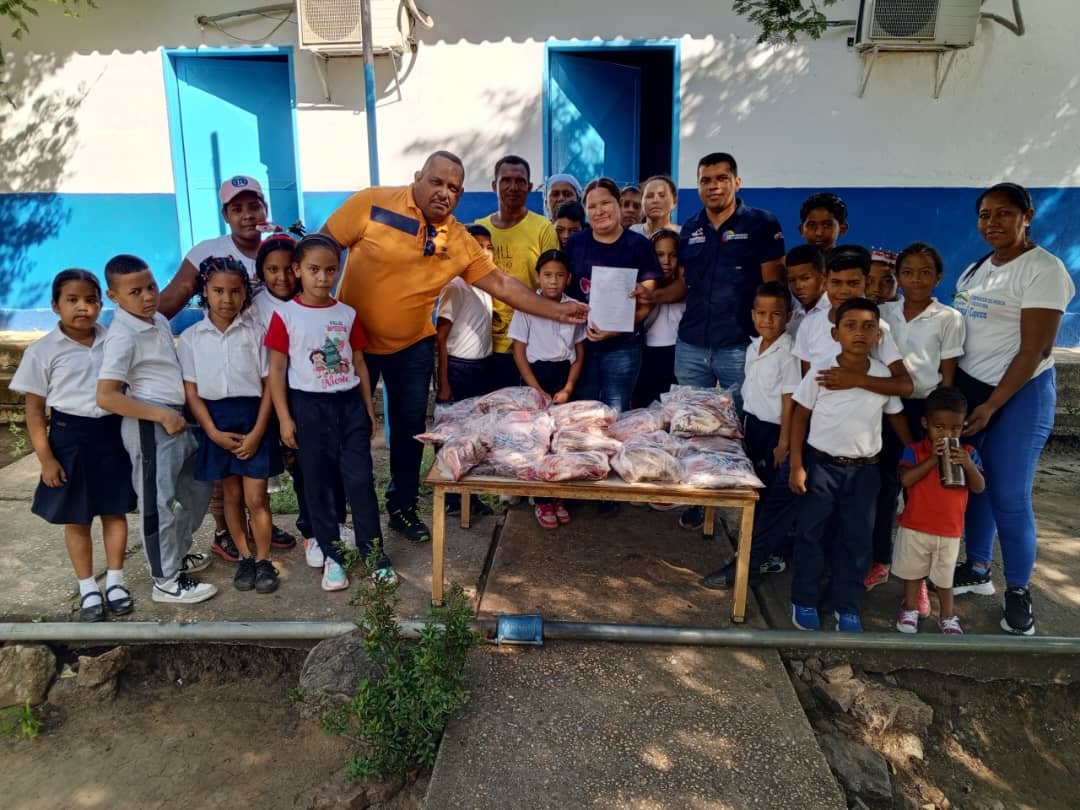 Consejo de pescadores fortalece la seguridad alimentaria en instituciones educativas de Ciudad Orinoco