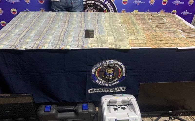 Detienen a hombre por transportar más de 30 mil dólares en efectivo 
