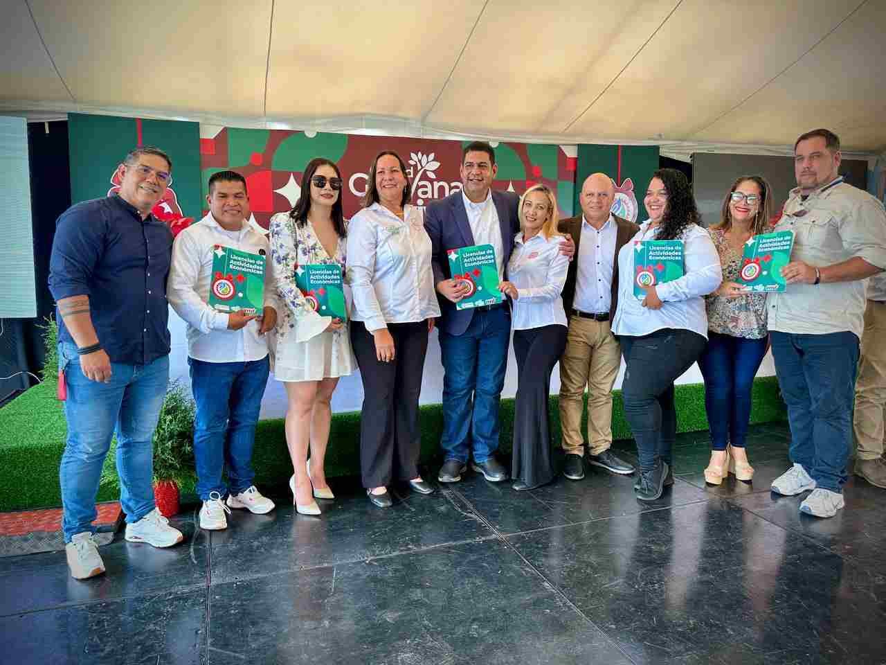 Alcalde Caroní Entrega 250 Licencias para nuevos emprendimientos  