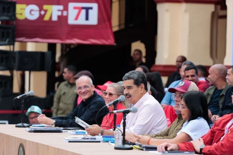 Maduro: El Bloque Histórico puede construir una nueva sociedad