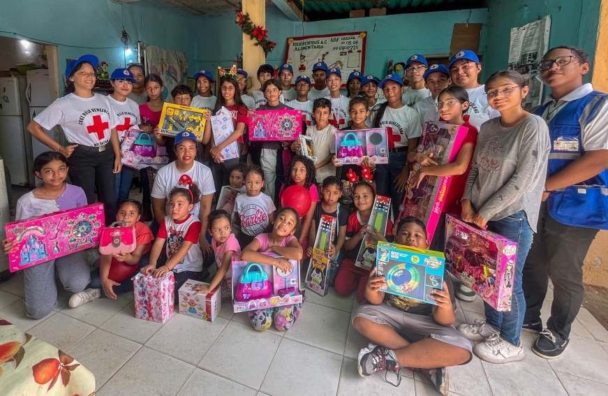 Cruz Roja Ciudad Guayana entregó juguetes en la parroquia Cachamay