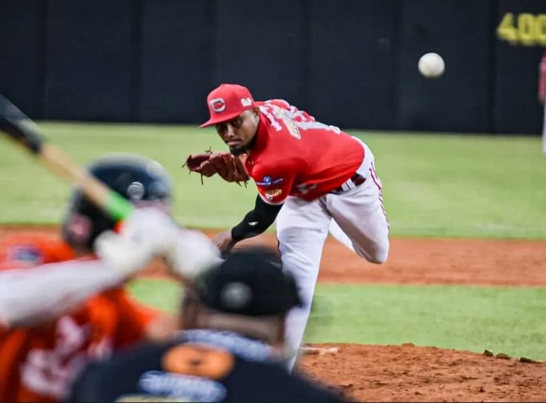 Adrián Almeida limitó a la ofensiva de las Águilas