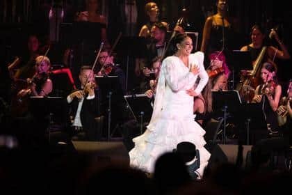 Isabel Pantoja se contagia de alegría con ‘El Burrito Sabanero’
