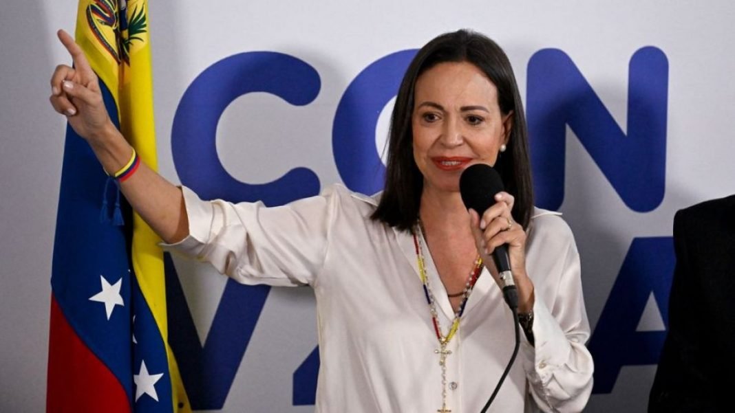 María Corina Machado niega que abandonó el país