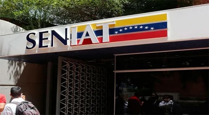 Detenidos sujetos que clausuraban locales con etiquetas falsas del Seniat