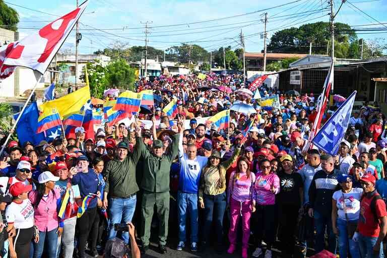 Pueblo de Bolívar marchó en defensa de la paz y de la patria socialista