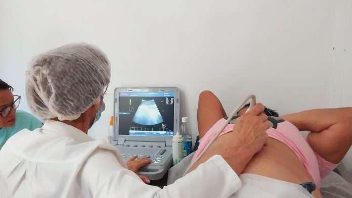 Más de 1.100 guaireños atendidos con jornada de salud en Catia La Mar