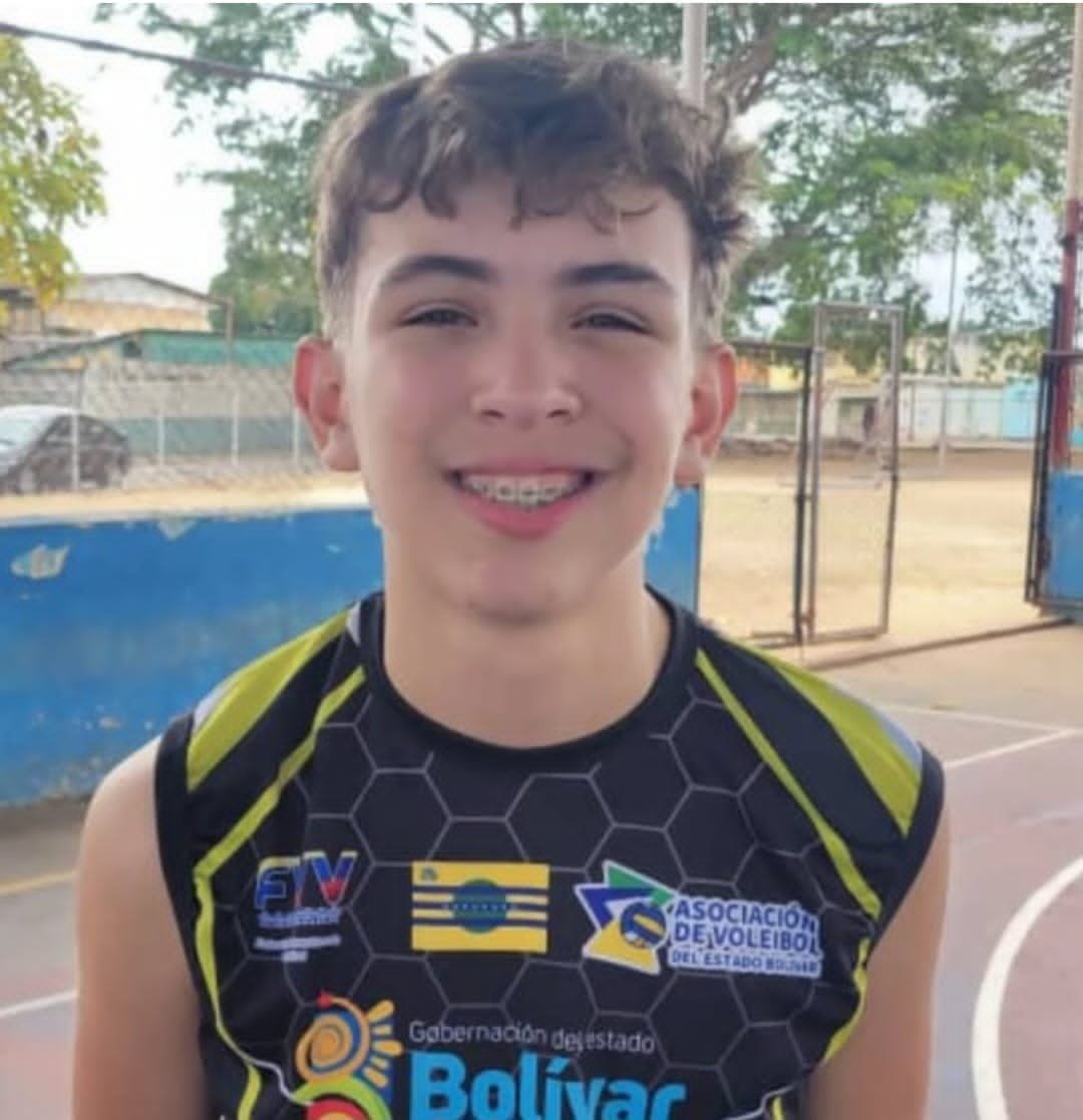 Julio Mata Brilla en el Tope Oriental de Voleibol en Anzoátegui