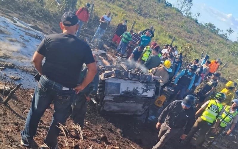 Hombre quedó calcinado dentro de su carro en el estado Bolívar