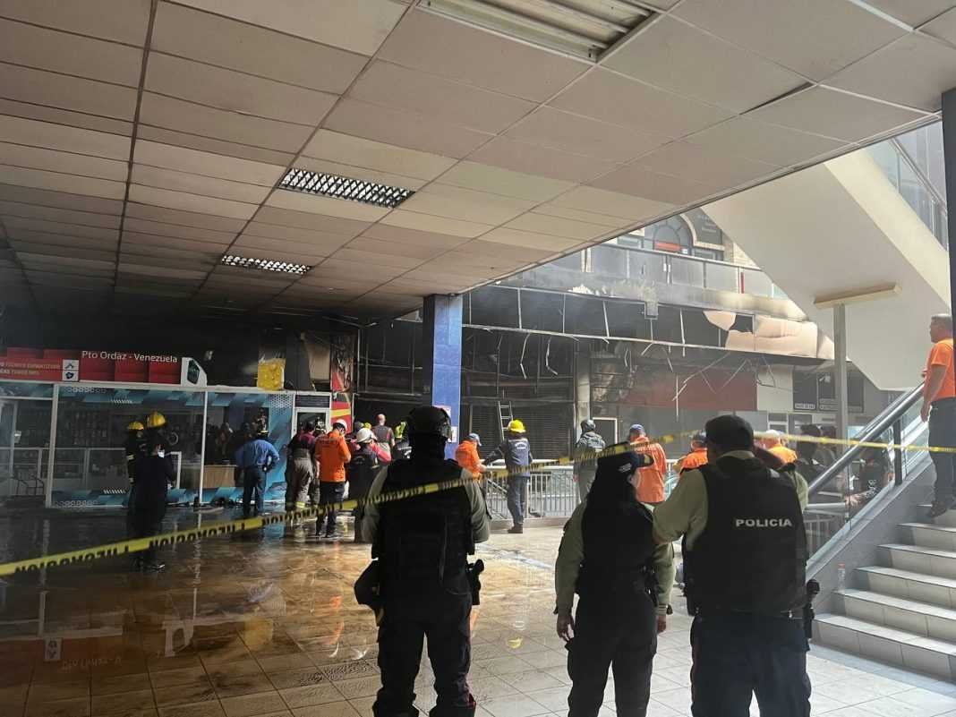 Un posible cortocircuito podría haber ocasionado el incendio en Local de Alta Vista