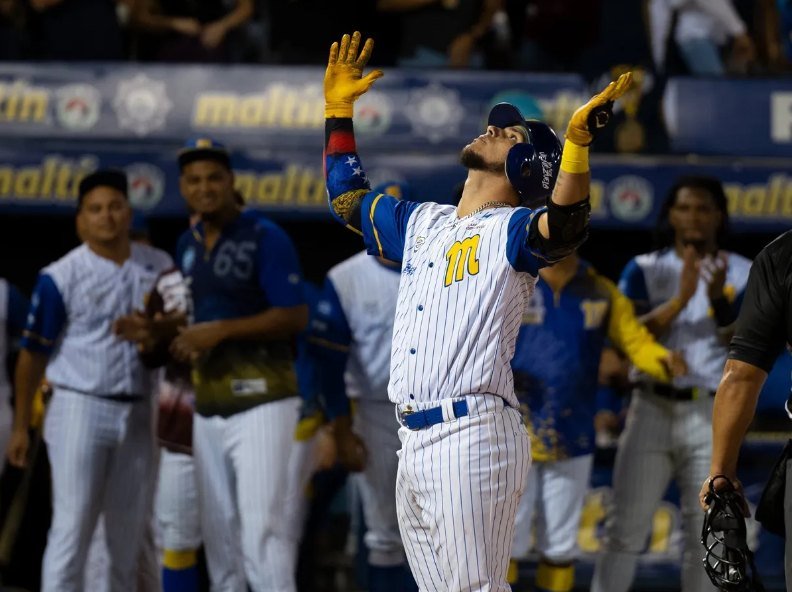 Alberth Martínez cortó en seco el vuelo de Cardenales