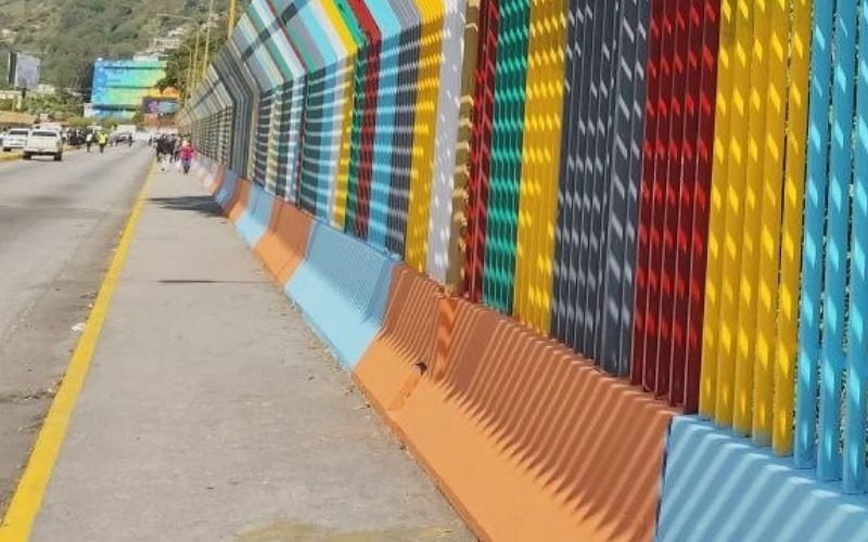 Viaductos Miranda y Sucre de Mérida cuentan con barandas de protección peatonal