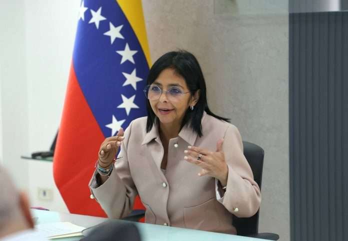Vicepresidenta condena amenazas del “narcoparamilitarismo uribista”