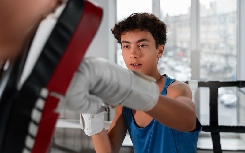 Jóvenes pueden entrenar en el gimnasio desde los 12 años