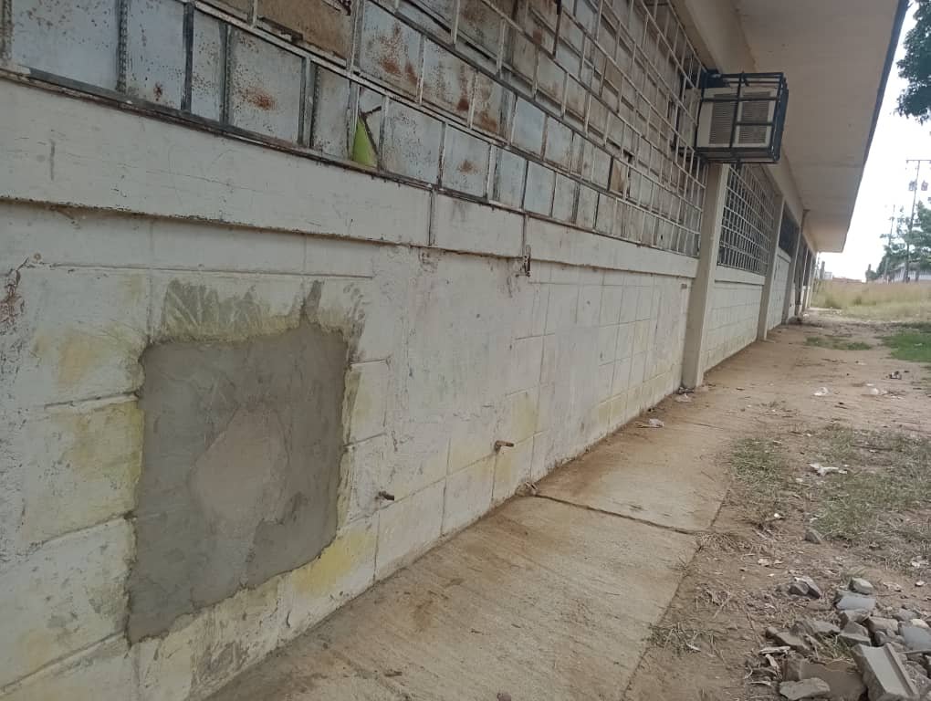 Hampa desmantela Unidad Educativa Nacional Los Olivos – Puerto Ordaz