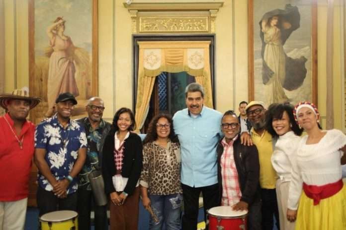 Maduro recibe a familiares de Piedad Córdoba a un año de su siembra  