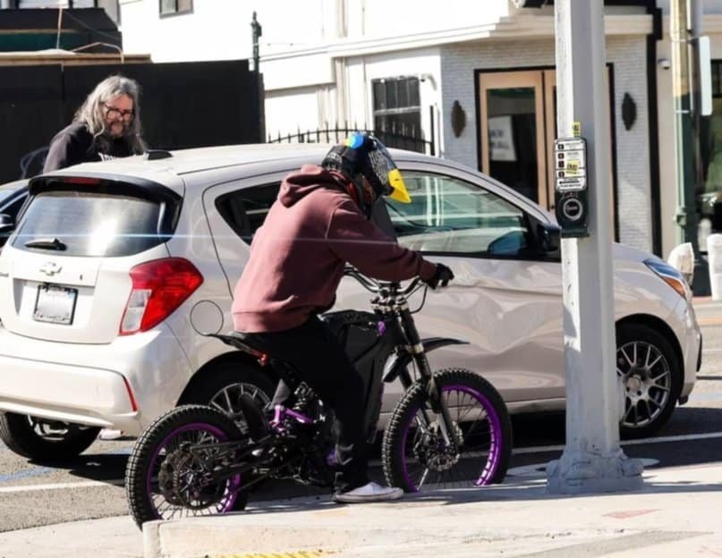Hijo de Angelina Jolie y Brad Pitt sufre accidente vial