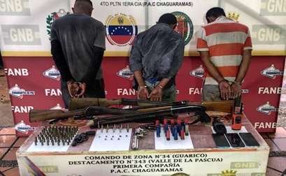 Detuvieron a tres del Tren del Llano con cartuchos y armas