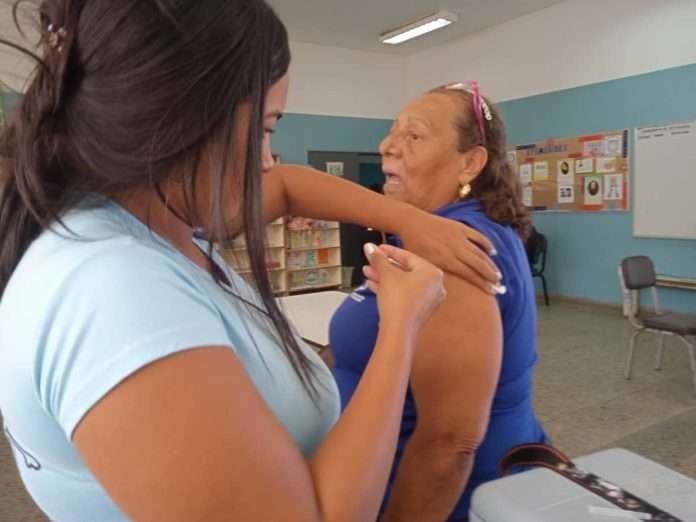 Más de 1.800 docentes recibieron atención médica integral en La Guaira