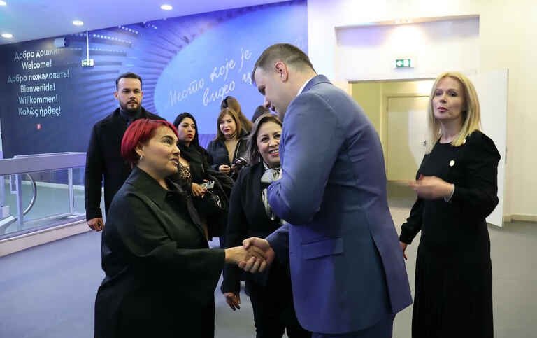 Leticia Gómez promueve a Venezuela como destino turístico en Feria Internacional en Serbia