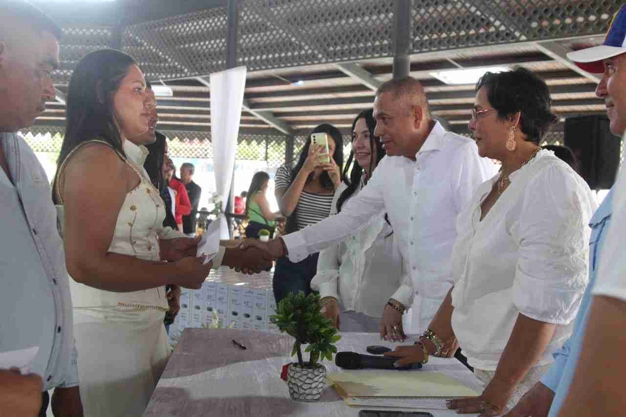 Gobernador Ángel Marcano celebró el amor y la amistad en Bolívar