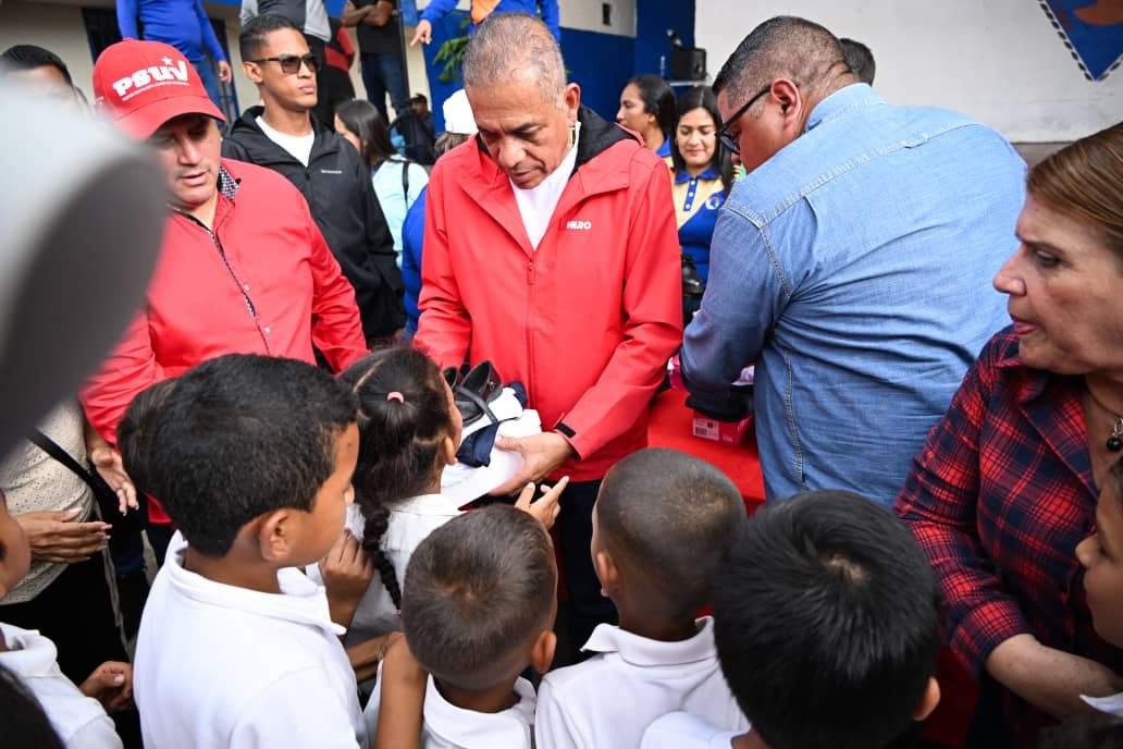Gobernador de Bolívar impulsa la educación y el poder comunal en Roscio y El Callao
