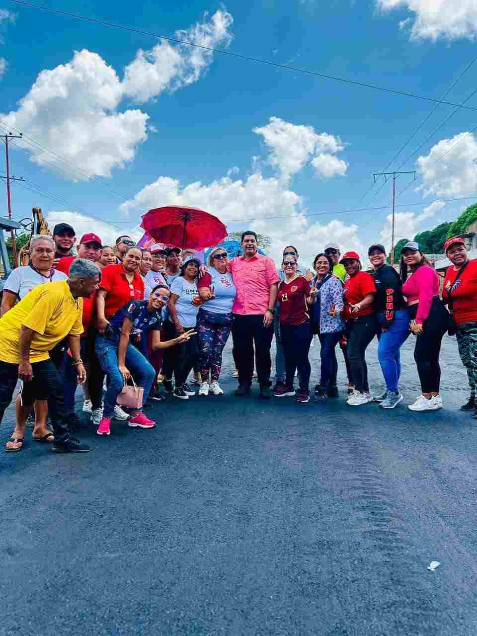 Alcaldía de Caroní asfalta en Brisas del Orinoco