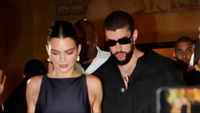Bad Bunny ignora a Kendall Jenner en un desfile en Nueva York