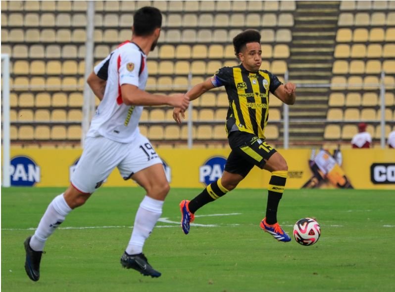 Deportivo Táchira mantiene su dominio contra el Caracas FC