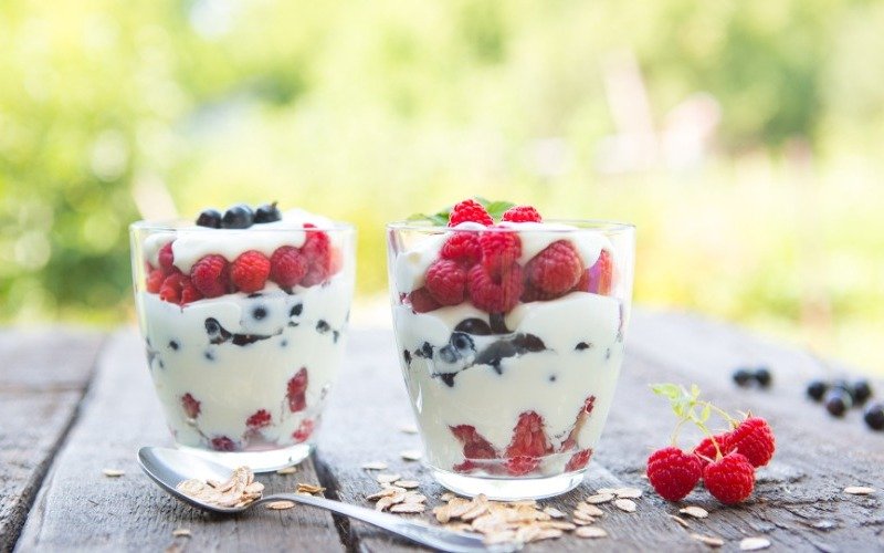 Estudio revela que comer yogur reduce riesgo de padecer cáncer