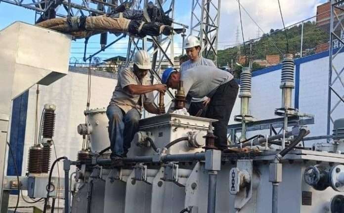 Instalan autotransformador en la subestación Puerto en La Guaira