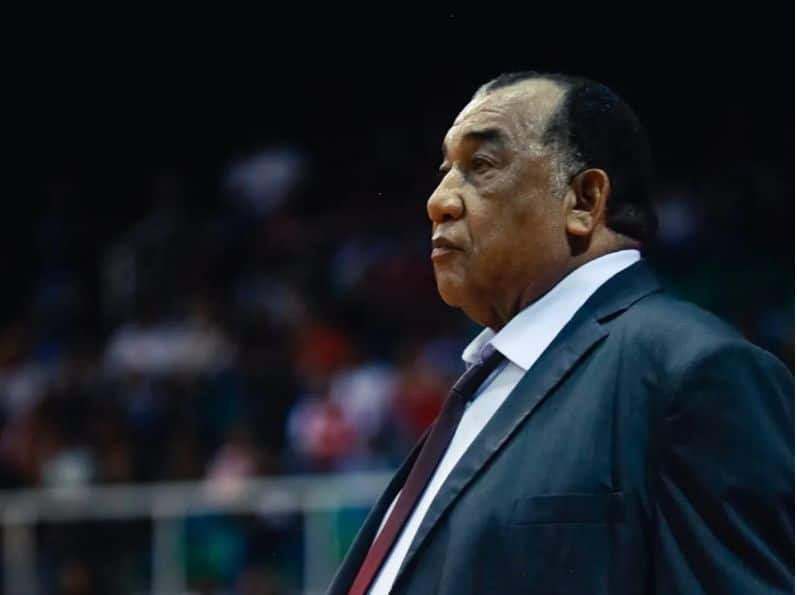 Néstor Salazar de vuelta con Trotamundos