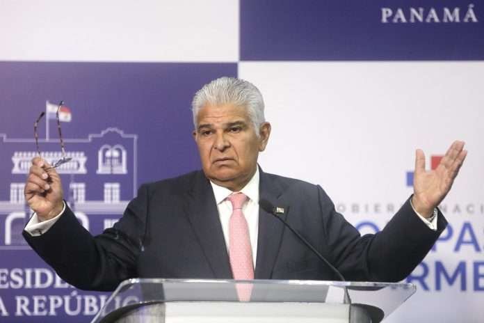 Panamá analiza llevar a migrantes venezolanos hasta Colombia
