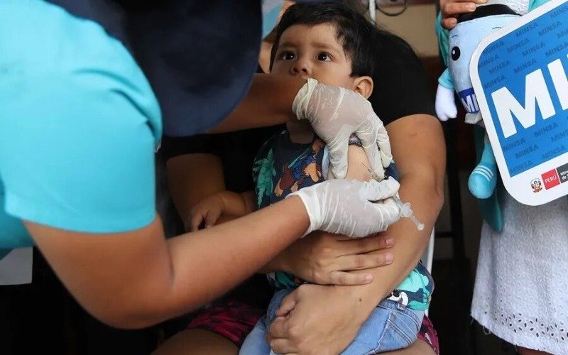 Perú planea vacunar a casi 1 millón de niños y jóvenes contra el virus del papiloma humano