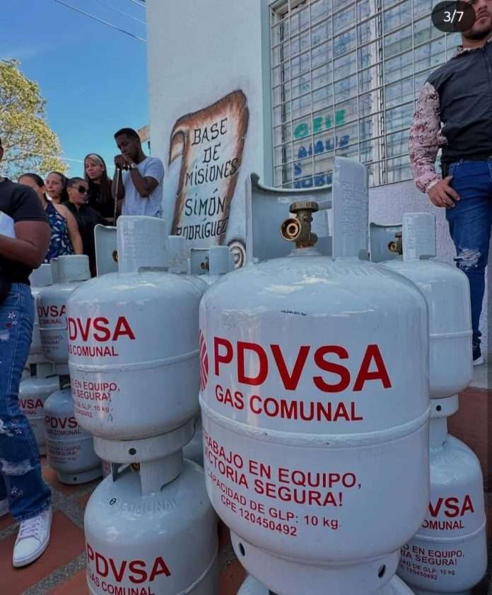 Plan Antonio José de Sucre entregó cilindros de gas a comuna Simón Rodríguez