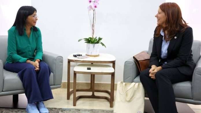 Vicepresidenta Rodríguez revisa cooperación con la Cruz Roja