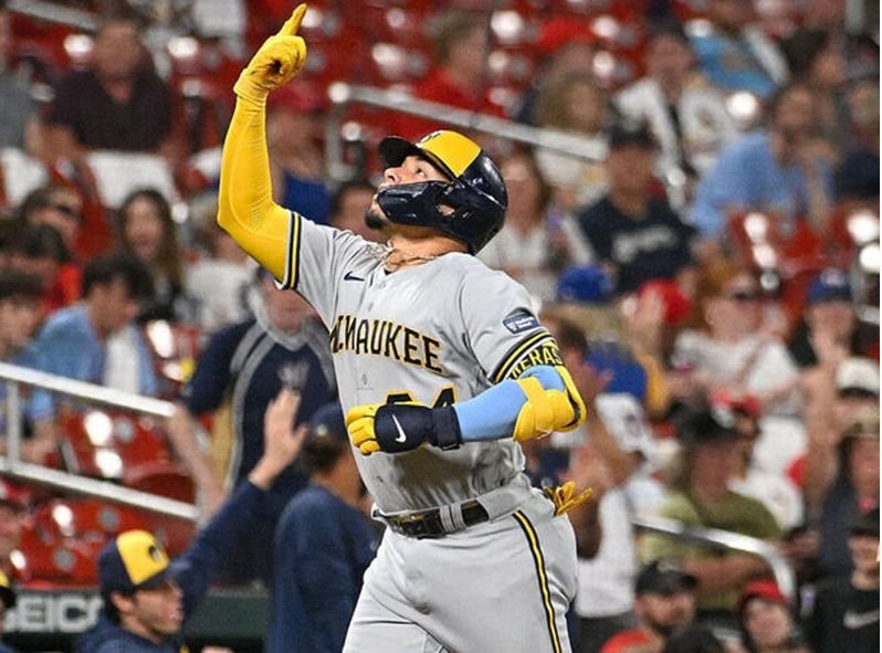 William Contreras evitó el arbitraje salarial con Milwaukee