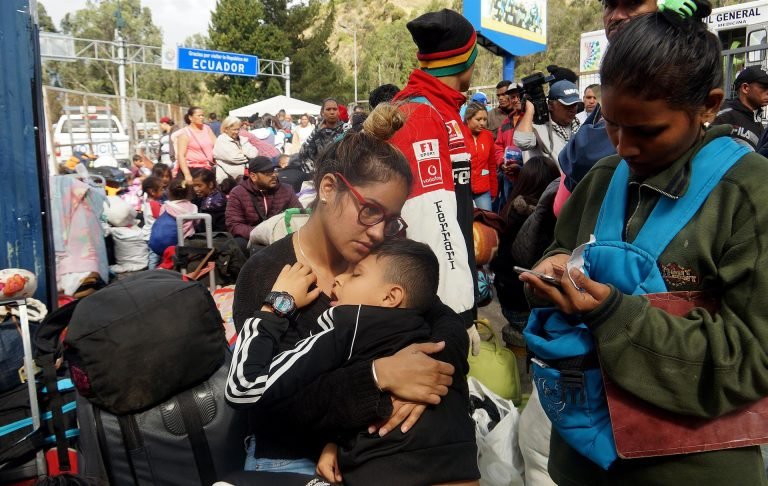 Unos 3.000 venezolanos regularizaban residencia cuando Ecuador cortó amnistía migratoria
