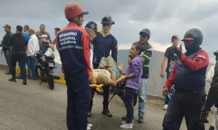 Cuatro muertos y cuatro heridos deja accidente en la Colonia Tovar