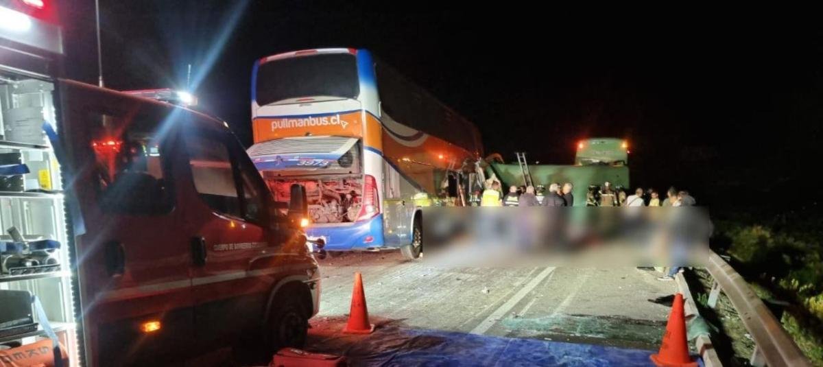 Choque múltiple deja seis muertos y más de 40 heridos en Chile