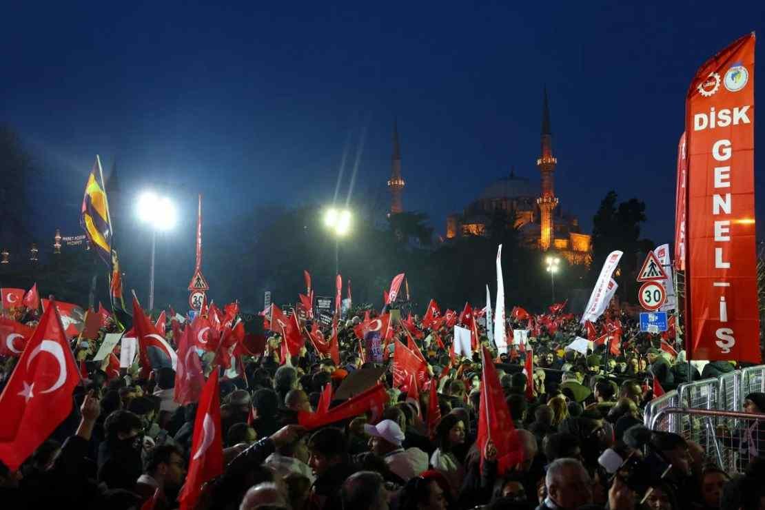 Más de mil detenidos dejan protestas en Turquía