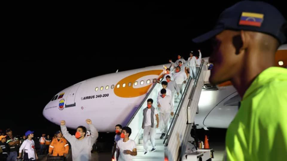 Gobierno informa nuevos vuelos de deportación