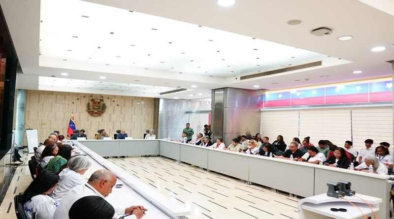 Autoridades venezolanas establecen plan de apoyo a los migrantes