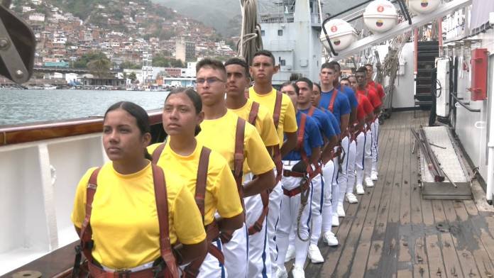 Buque Escuela Simón Bolívar zarpa en misión diplomática y de formación en el Caribe