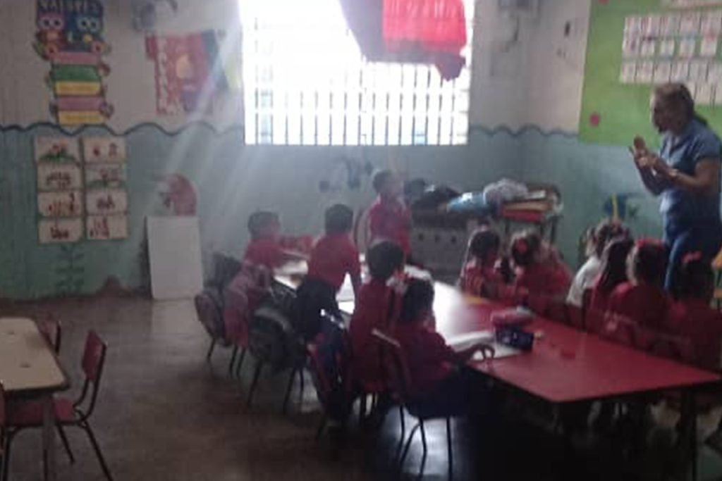 Inminente colapso de un muro pone en peligro a Escuela Raúl Leoni