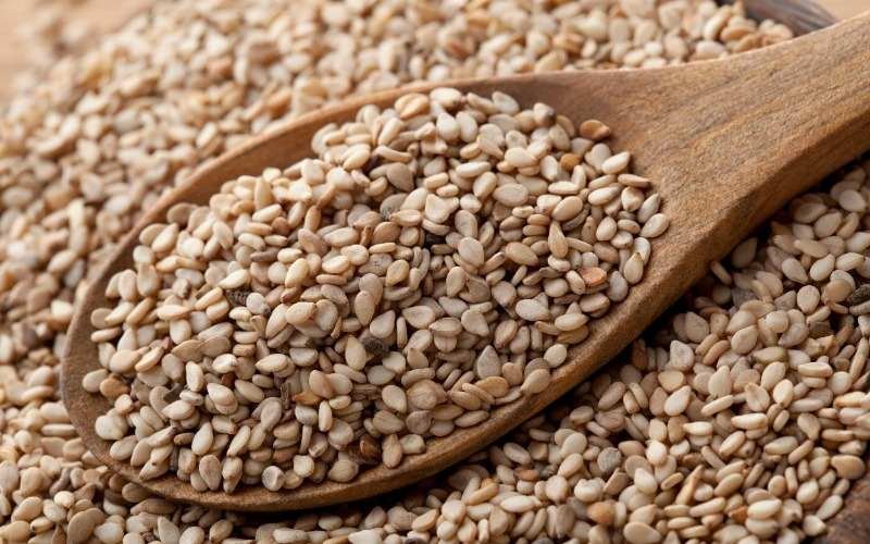 Consumir semillas de ajonjolí fortalece los huesos de manera natural