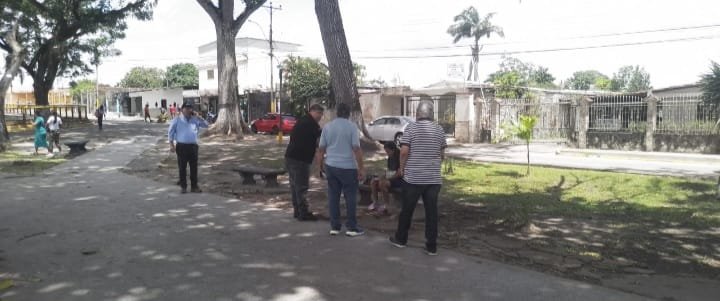 Evalúan modernizar la plaza Miranda de Tumeremo