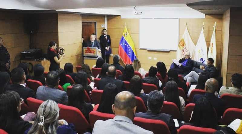 Foro constata aplicación criminal de «Ley Enemigo Extranjero» contra venezolanos en EE.UU.